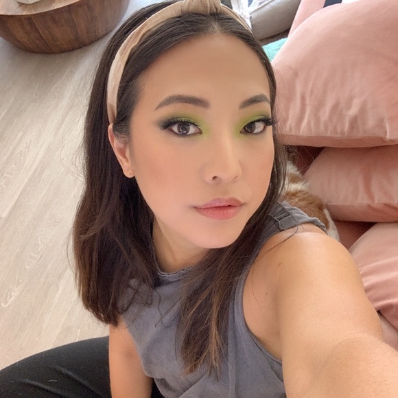 Meet your Posher, Jess - Picture 1 of 2